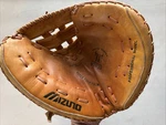 Mizuno MZC25 Max Flex Professional Model Steerhide Glove Firstbase Mitt. Fixed Price $49.99.