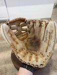 Roger Maris Spalding 1950-60S Leather Baseball Glove 42-903 Professional Model. Fixed Price $125.10.