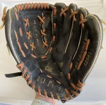 Vtg 90S Wilson A2681 Major League Split Hinge Baseball Glove Black & Gold. Fixed Price $49.99.