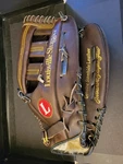 Louisville Slugger GTPS-9 Players Series Softball/baseball Glove 13.5 Inch. Fixed Price $45.00.