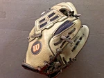 Wilson Youth Baseball Glove 1/2" AO325 Z95 Ez-catch Right-handed Throw T-ball. Fixed Price $13.88.