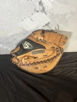 Louisville Slugger Genesis 1884 Catchers Mitt GN14-BN CM1 Right Throw. Fixed Price $54.95.