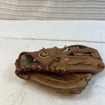 Vintage Wilson 80-2751 Fieldmaster 10" Baseball Glove Rht Korea. Fixed Price $34.99.