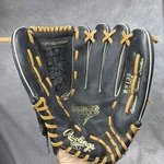 Rawlings RS135 Glove Premium 13.5 Softball Baseball Renegade Series Black Rht. Fixed Price $27.99.