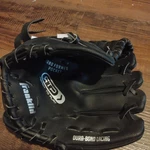 Franklin Black Baseball Glove Mitt Rtp 22732 Youth Child 9" Right Throw. Fixed Price $6.29.
