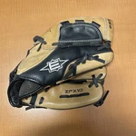 Easton Baseball Glove Leather (flex ZFX10-10 ) Youth Right Hand Thrower. Fixed Price $10.48.