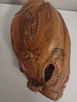 Rawlings 1017 Lht Baseball Glove "the Finest Field". Fixed Price $24.00.