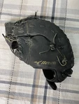 Mizuno GXF-102 Boys 12 Leather First Base Mitt Left Hand Throw Black. Fixed Price $38.95.