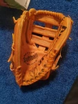 Spalding 42-238 Softball Size Mit Ez Flex Glove. Slightly Used Rt Handed. Fixed Price $20.00.