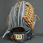 Wilson Staff WBW103259 D8 Outfield Glove 12.5 Japan Prostock Rht Hardball Black. Fixed Price $639.99.