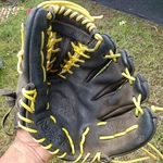 The Gold Glove Co Rawlings Black Baseball GG204G For Professionals. Fixed Price $40.00.