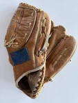 Vintage Mizuno MT2000 Pro Leather 12.5" Rht Model Glove. Fixed Price $12.95.