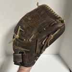 Mizuno Gmz 1300 Baseball Glove - MZ500 Right Hand Throw Lhc. Fixed Price $45.00.