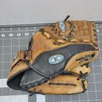 Easton SFP1200 Baseball Softball Glove Pattern Fast Pitch Leather. Fixed Price $20.00.