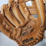 Wilson A2352 George Brett Mvp 390 Personal Model Baseball Glove Lht 11" Vtg Mint. Fixed Price $40.50.