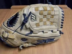 Mizuno Franchise GFN1150 Professional Model 11.5" Baseball Glove Rht Righthand. Fixed Price $29.50.