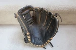 Rawlings Pro Design Pre Owned R9 Series Rht 11 1/2" Baseball Glove R(314--2BG. Fixed Price $70.00.