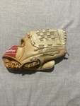 Rawlings Gold Glove Series Baseball RBG90 Right Hand Throw 11 Youth. Fixed Price $19.99.