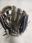 Easton Ghost Flex 12" Fastpitch Rht Leather Softball Glove GF1200FP. Fixed Price $25.00.