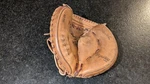 Vtg 60S Spalding Larry Yogi Berra Rh Catcher Mitt Glove Autograph Model 42-785. Fixed Price $29.94.