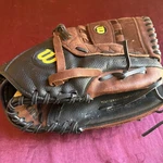 Wilson Elite A2477 Custom Fit 13" Leather Softball Glove Black/brown Rht. Fixed Price $21.87.