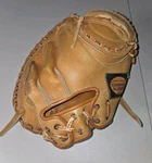 Louisville Slugger Catchers Glove Mitt H&b Rht Major Leaguer Lsc 210 *read*. Fixed Price $24.99.