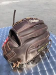 New Rawlings GGB125S Gold Glove Lht Fast Pitch Softball Steerhide 12.5. Fixed Price $59.00.