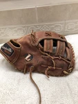 Louisville Boys/girls 12.5 Baseball Softball First Mitt Right Throw. Fixed Price $100.00.