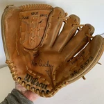 Wilson Split Hinge A2940 Snap Action Ron Guidry Brown Leather Baseball Glove Rht. Fixed Price $10.00.