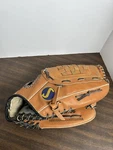 Spalding TFG13C Aeroback Crescent Web 42-625 Left Hand Glove Right Throw. Fixed Price $13.29.