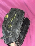 Akadema Prodigy Series Youth Glove 11.25'' Aoz 91 Ozzie Smith Signature Rht Nice. Fixed Price $24.99.