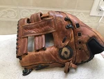 Demarini A0752 Onyx 12 Fastpitch Softball Glove Left Hand Throw. Fixed Price $55.00.