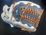 Mizuno Pro Select 12.5" White/navy Softball Glove Rht GPSF-70NYD (new). Fixed Price $295.00.