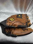 Wilson A0440 Fast Pitch 12-1/2" Right Hand Thrower Softball Glove AO440 ZSFP125. Fixed Price $13.49.