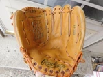 Lightly Used Rawlings RBG92 Frank White Right Hand Glove. Fixed Price $18.99.