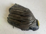 Mizuno Gpl 1257D Fastpitch Softball Glove 12.5" Black Leather Right Hand Throw. Fixed Price $30.00.
