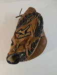 Mizuno GXC104 Prospect Leather Rht Youth Sized Catchers Glove Mitt Power Close. Fixed Price $39.99.