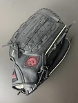 Diamond D-700 12 Rht Baseball Glove. Fixed Price $23.99.