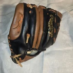 Rawlings 9.5" Youth Glove T-ball Baseball Mitt PL950BT Right Hand Throw. Fixed Price $9.00.