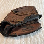 Wilson Sports A450 AD450 FP115 12 Glove Rht Leather. Fixed Price $15.00.