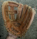 Spaulding Dwight Gooden 3656 Baseball Mitt Glove 42-937 Right Hand Ed Sure Stop. Fixed Price $16.99.