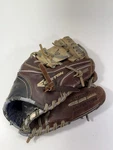 Easton Mako Beast Glove 11" Right-handed Thrower MKYBST1100 Baseball. Fixed Price $22.36.