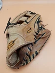Easton Professional EPG453WB 11 1/2 Pattern Okayama Steer Hide. Fixed Price $99.97.