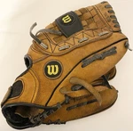 Wilson 10 3/4 A1820 PRO5 Leather Baseball Glove Mit. Fixed Price $20.00.