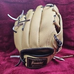 Franklin Ready To Play Youth 22459-8.5" Baseball T-ball Glove Right Hand Throw. Fixed Price $9.95.