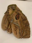 Vintage Louisville Slugger Baseball Mitt Glove LSG46M Gary Matthews Rht 11 Yth. Fixed Price $20.00.