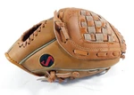 New Spalding Stopper Jr. Glove Stadium Series E-z Flex STS25 Rht Size 9. Fixed Price $17.99.