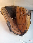 Easton Stealth Ideal Fit S-115 11.5" Leather Baseball Vrs Palm Pad Glove. Fixed Price $32.00.