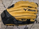 Mizuno GPM1351 Professional Model 1/2 Inch Lht, Left Hand Thrower, Supreme. Fixed Price $18.99.