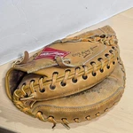Rawlings Catchers Mitt RCM30 Mike Piazza Right Hand Throw Rht Broken. Fixed Price $39.95.
